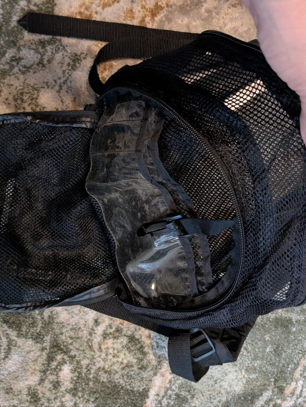 Eastsport -Black Men's Mesh Sling Backpack